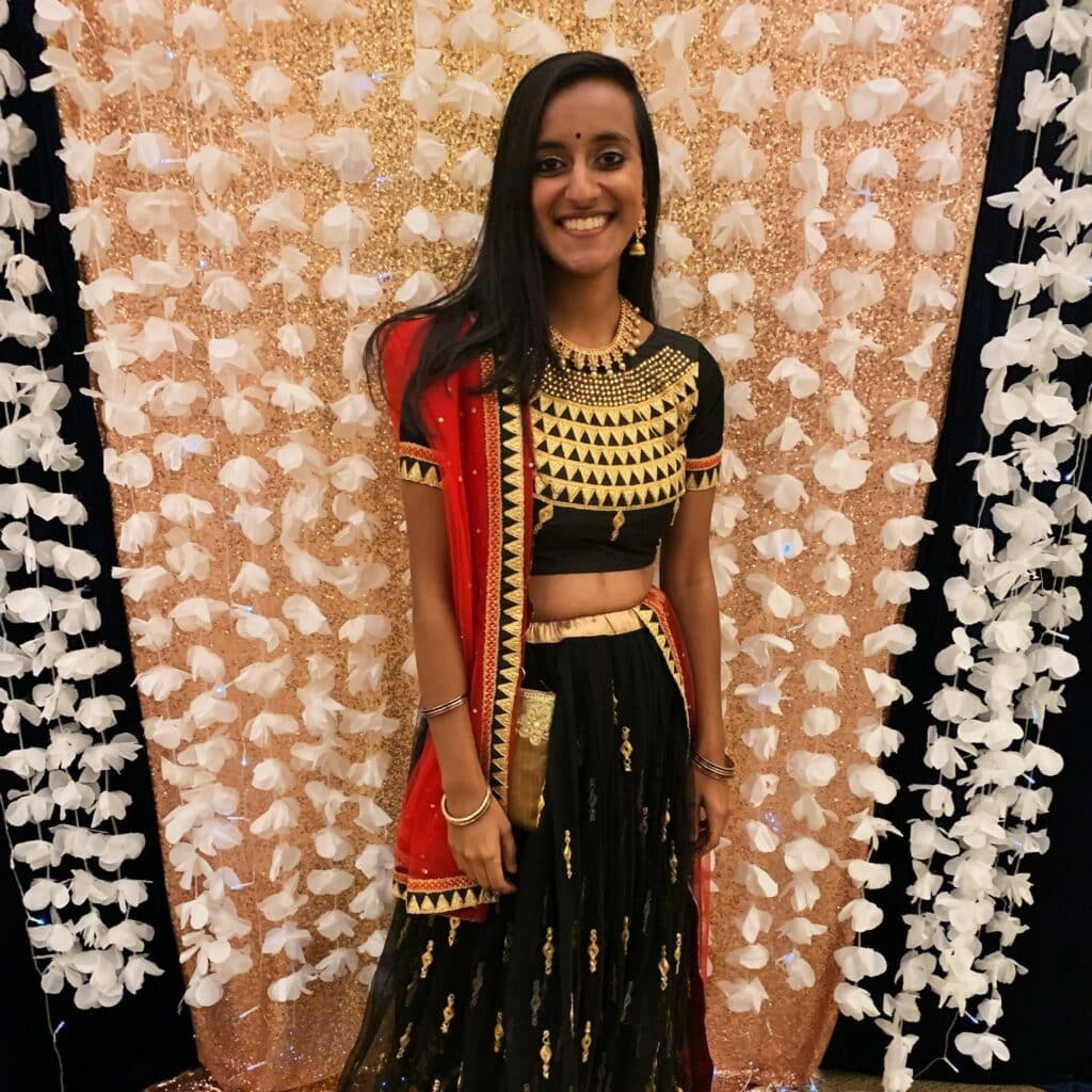 Purvi Pandya in fancy attire