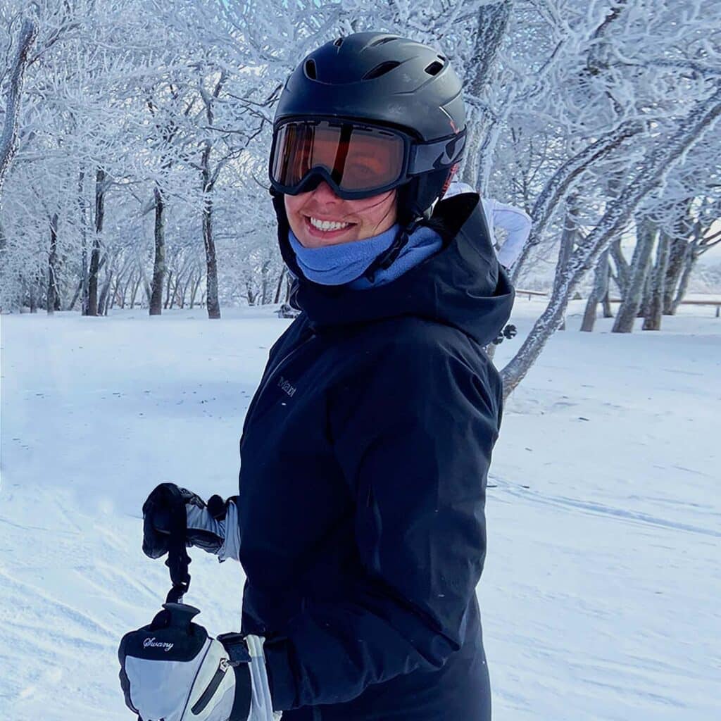 Lauren Chan skiing