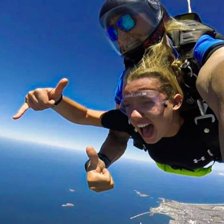 Meredith Nothel skydiving