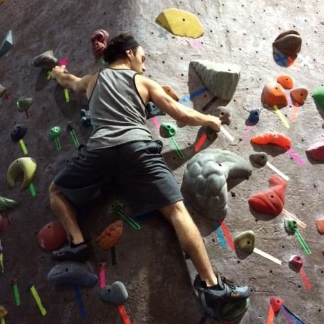 Aaron Kraus bouldering