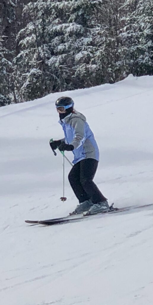 Amanda Kalan skiing