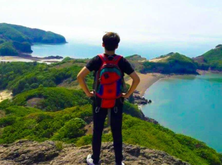 Jay Kwon hiking picture overlooking two bays