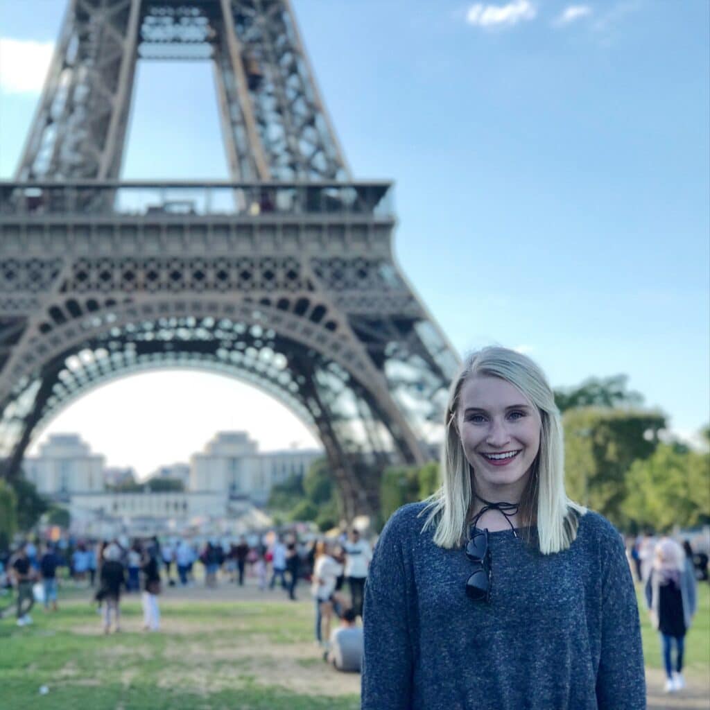 Katy Metz travel picture in front of Eifel tower