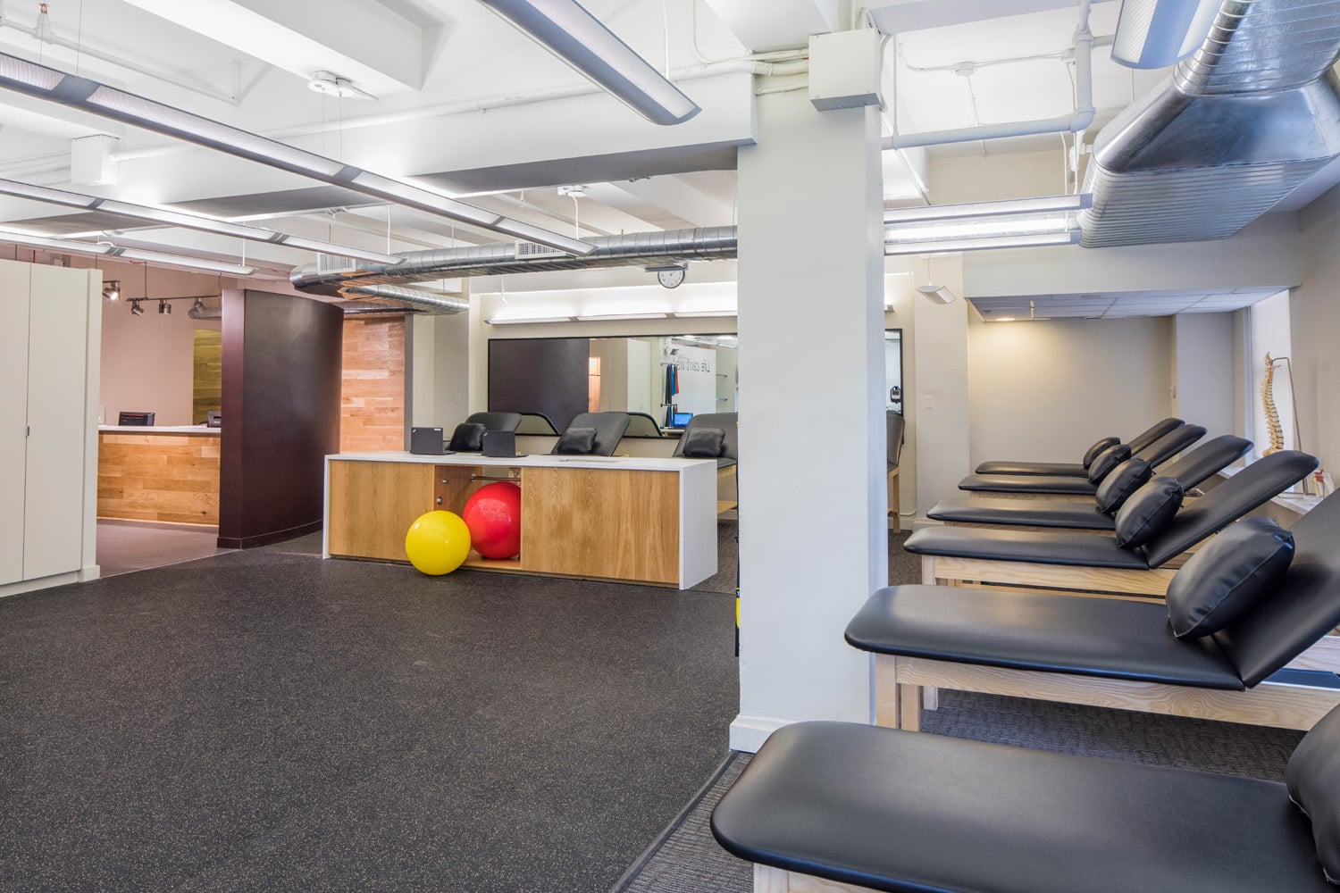 Treatment Room of SPEAR Physical Therapy NYC on 7th Avenue at Penn Plaza