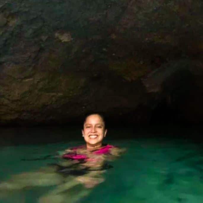 Stefany Ibarra swimming