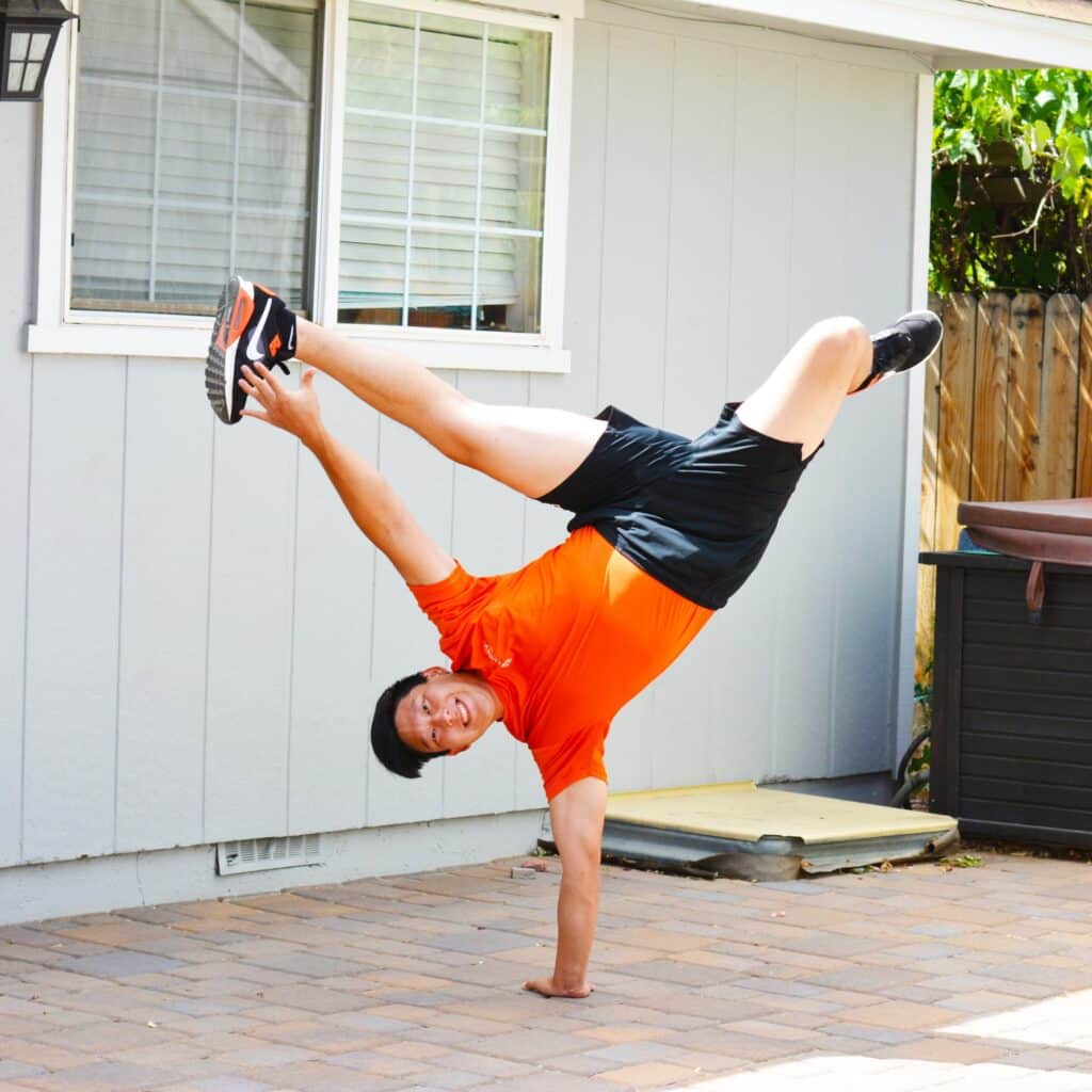 Edwin Jung breakdancing