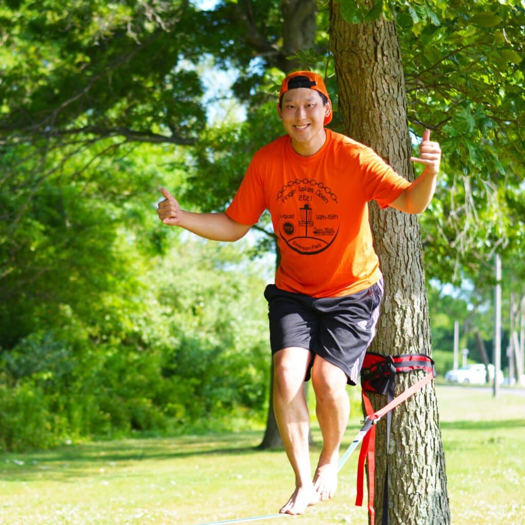 Edwin Jung on a slackline