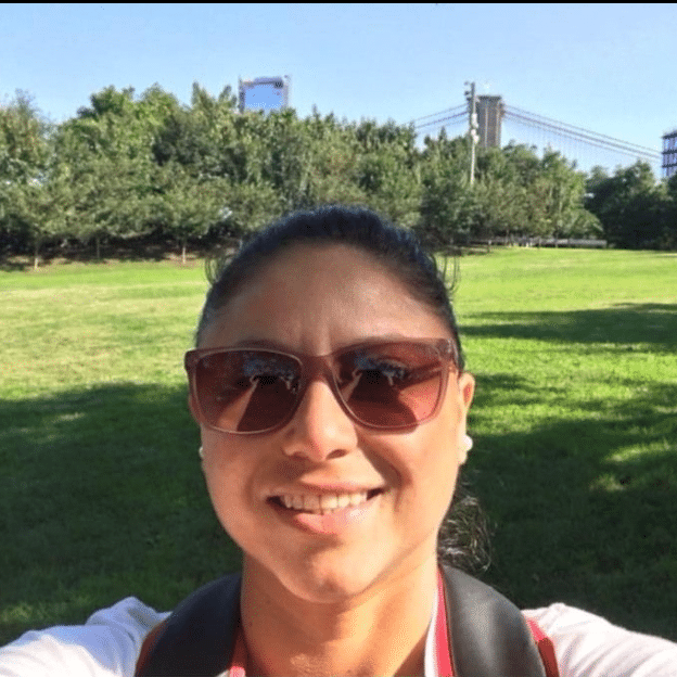 Jenniffer Ramirez self portrait in Brooklyn Bridge Park